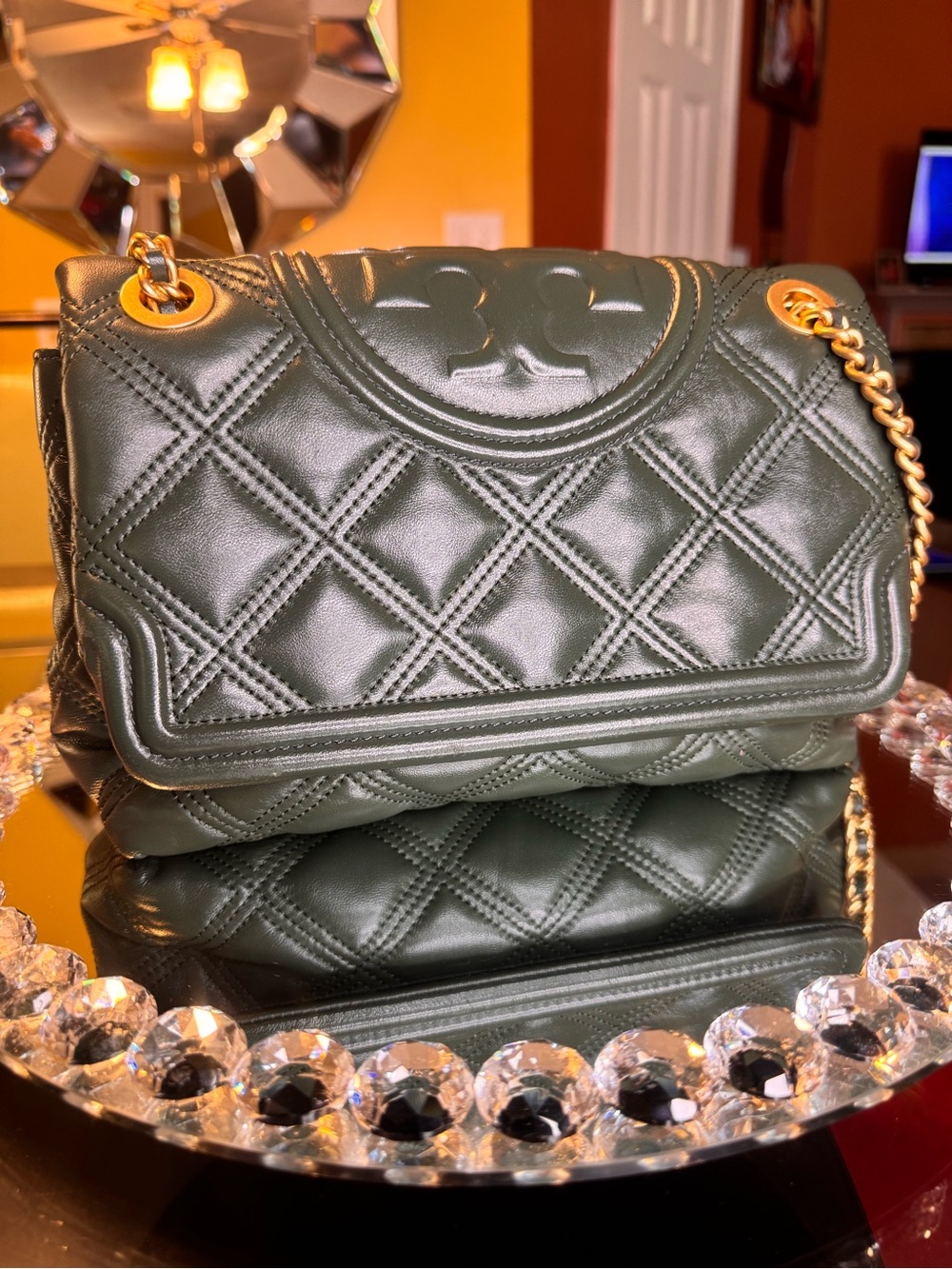 TORY BURCH FLEMING SOFT CONVERTIBLE SHOULDER BAG IN GREEN.